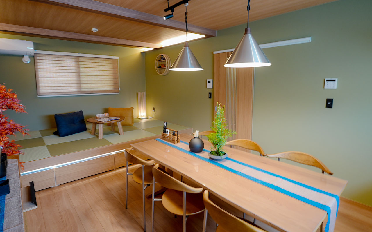 グリフォンテーブル ラウルダイニングチェア クラッシュゲート法人