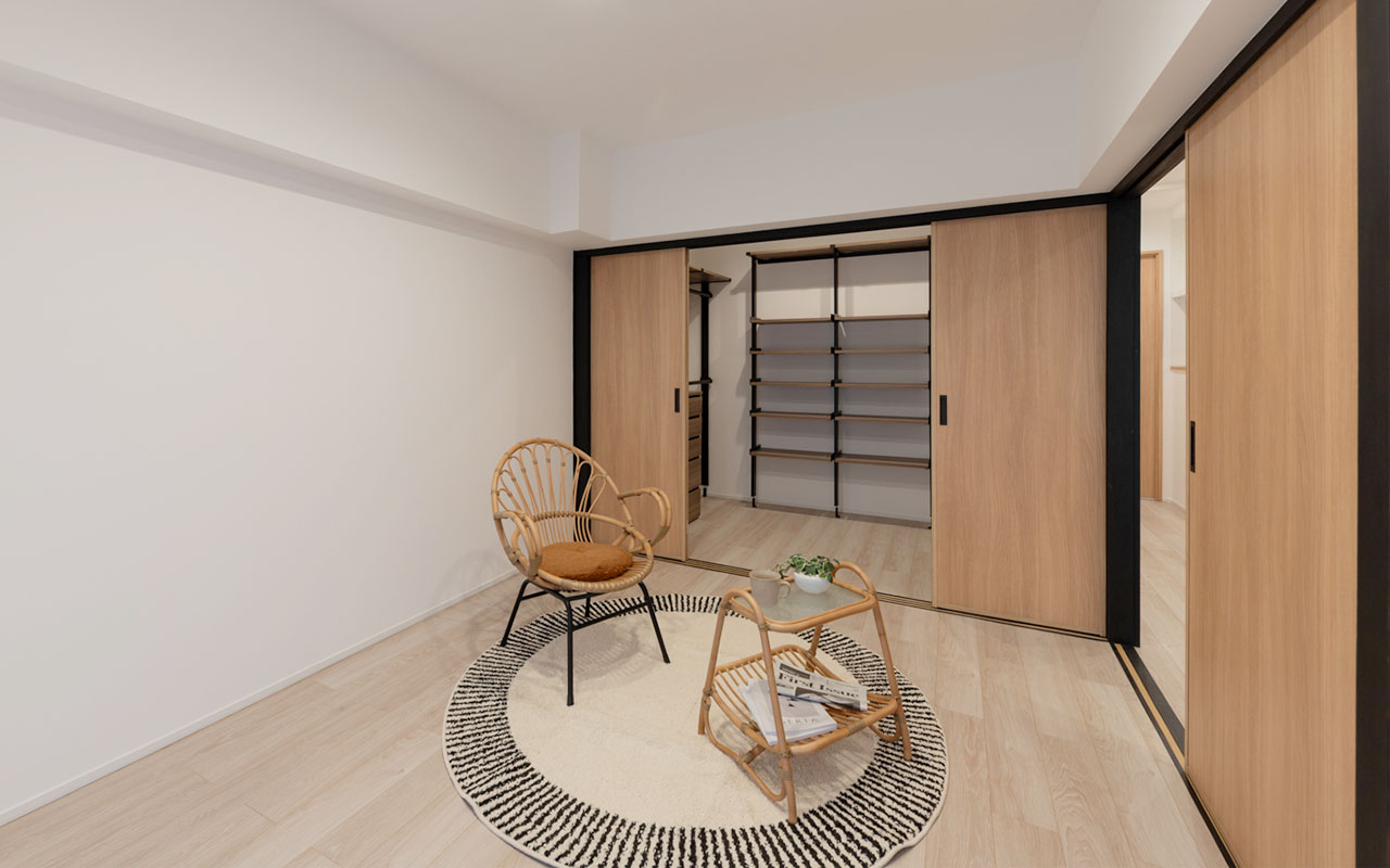 ビバルディラウンジチェア/ ミレットサイドテーブル/ ファーモラグ/クラッシュゲート法人