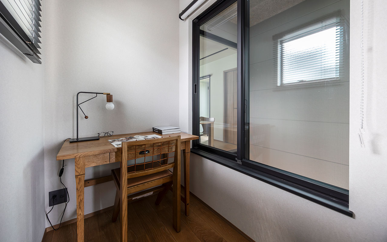 パウロデスク/コードチェア/クラッシュ法人