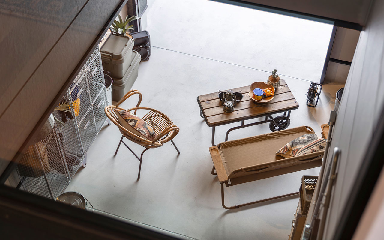 メッシュロッカーバンダム / ジャッカルミラー / ヴォッカカウンター / ビバルディラウンジチェア / カシャコーヒーテーブル / クラッシュゲート法人